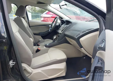 2014 Ford Focus Se z USA, uszkodzony, nr VIN 1FADP3F26EL411955